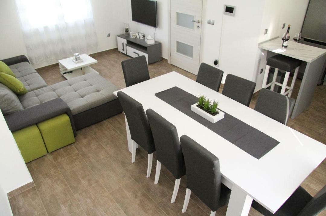 Apartman Ivana Biograd Na Moru Exterior photo