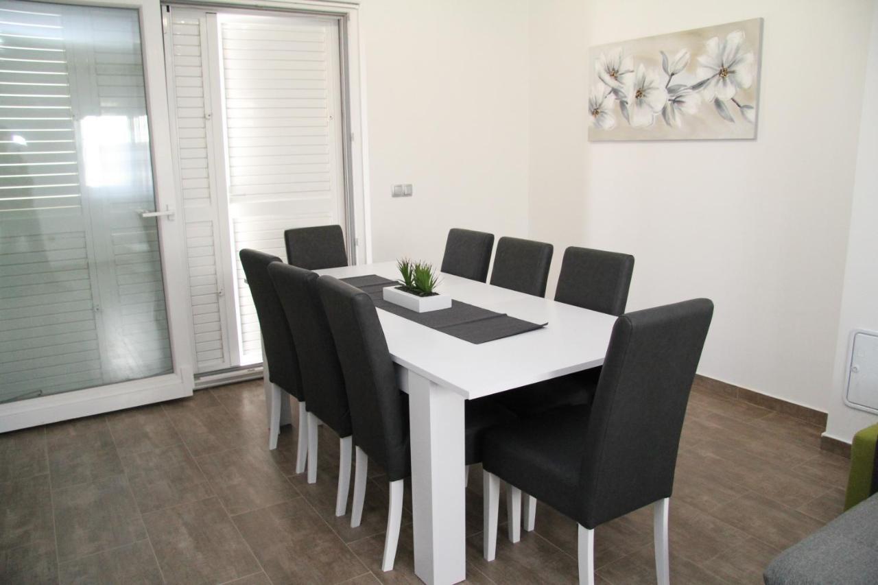 Apartman Ivana Biograd Na Moru Exterior photo